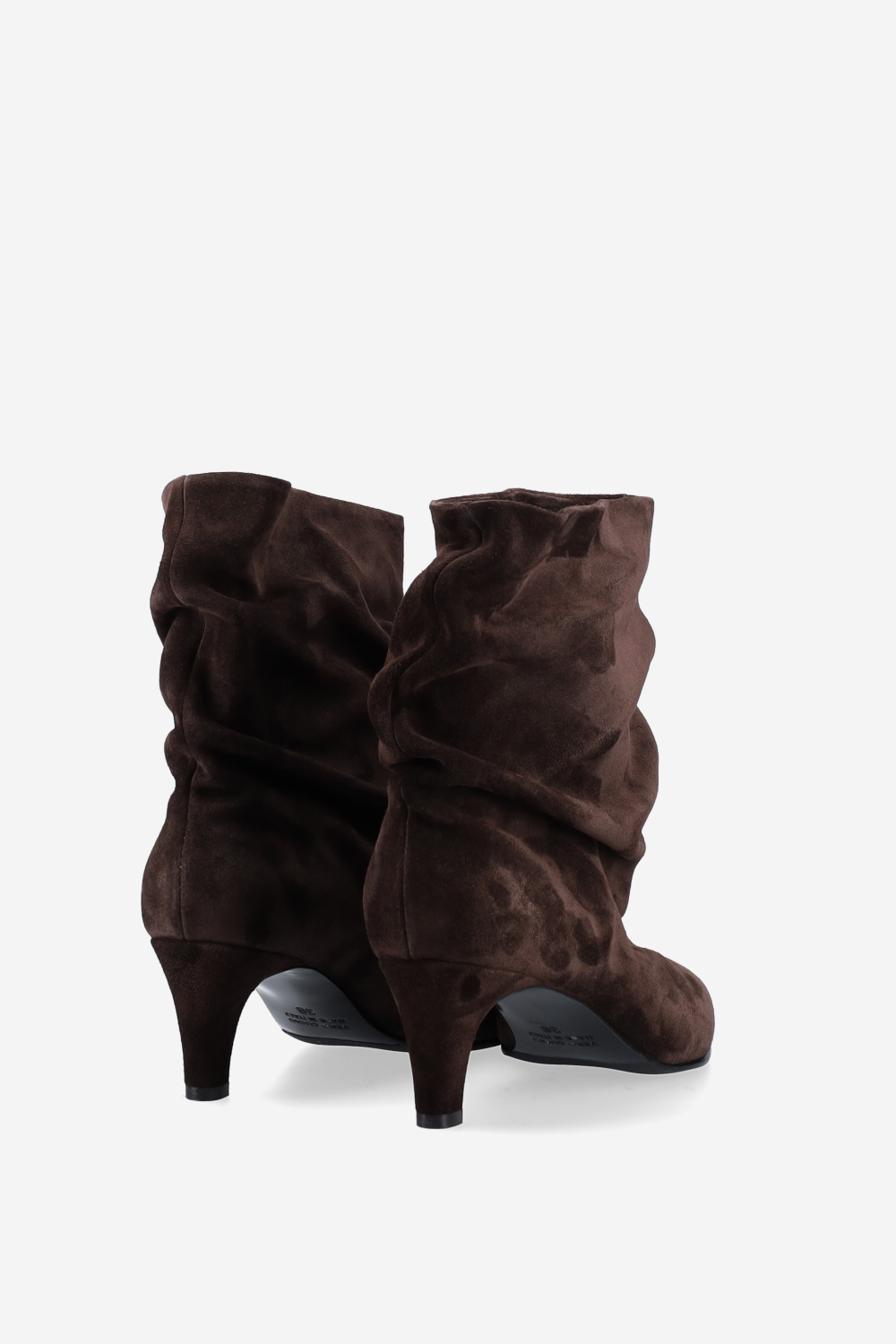 Pointed-toe suede ankle boots