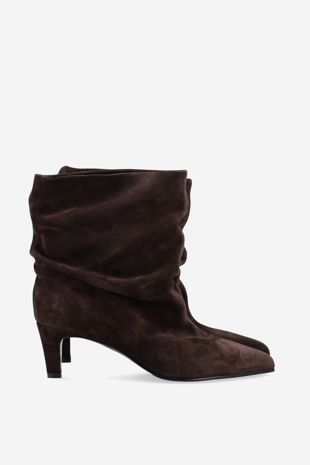 Pointed-toe suede ankle boots
