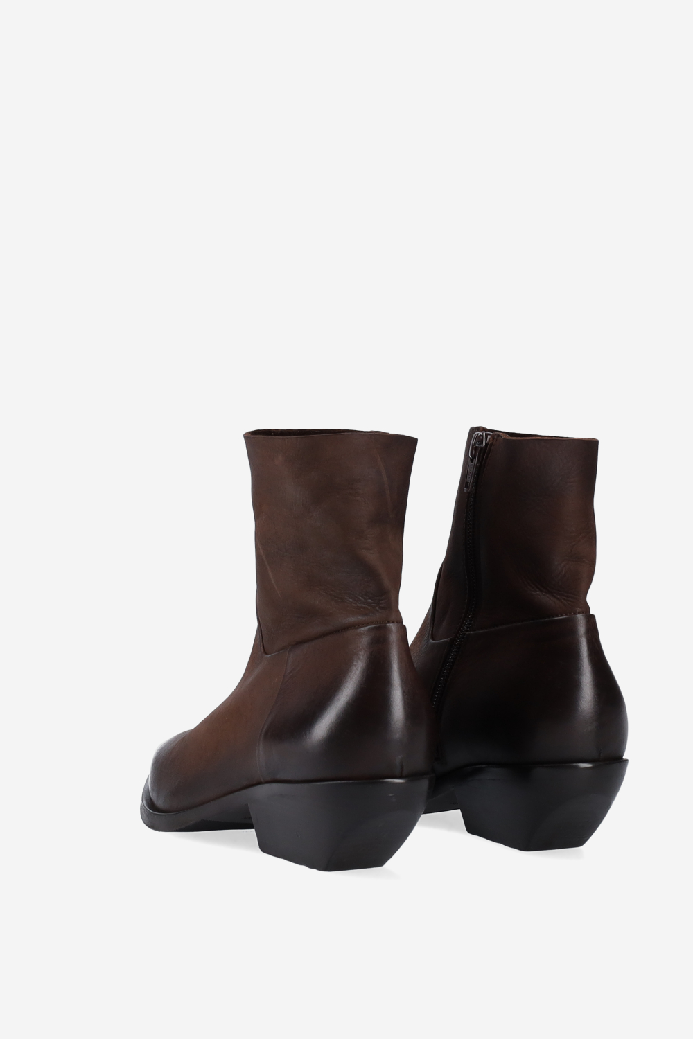 Pointed-toe leather ankle boots