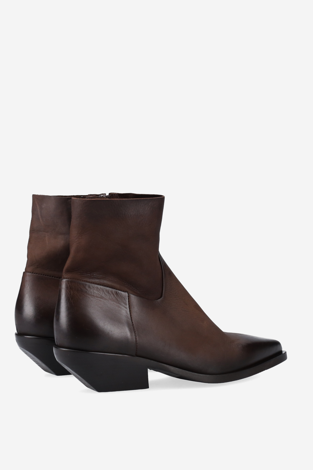 Pointed-toe leather ankle boots