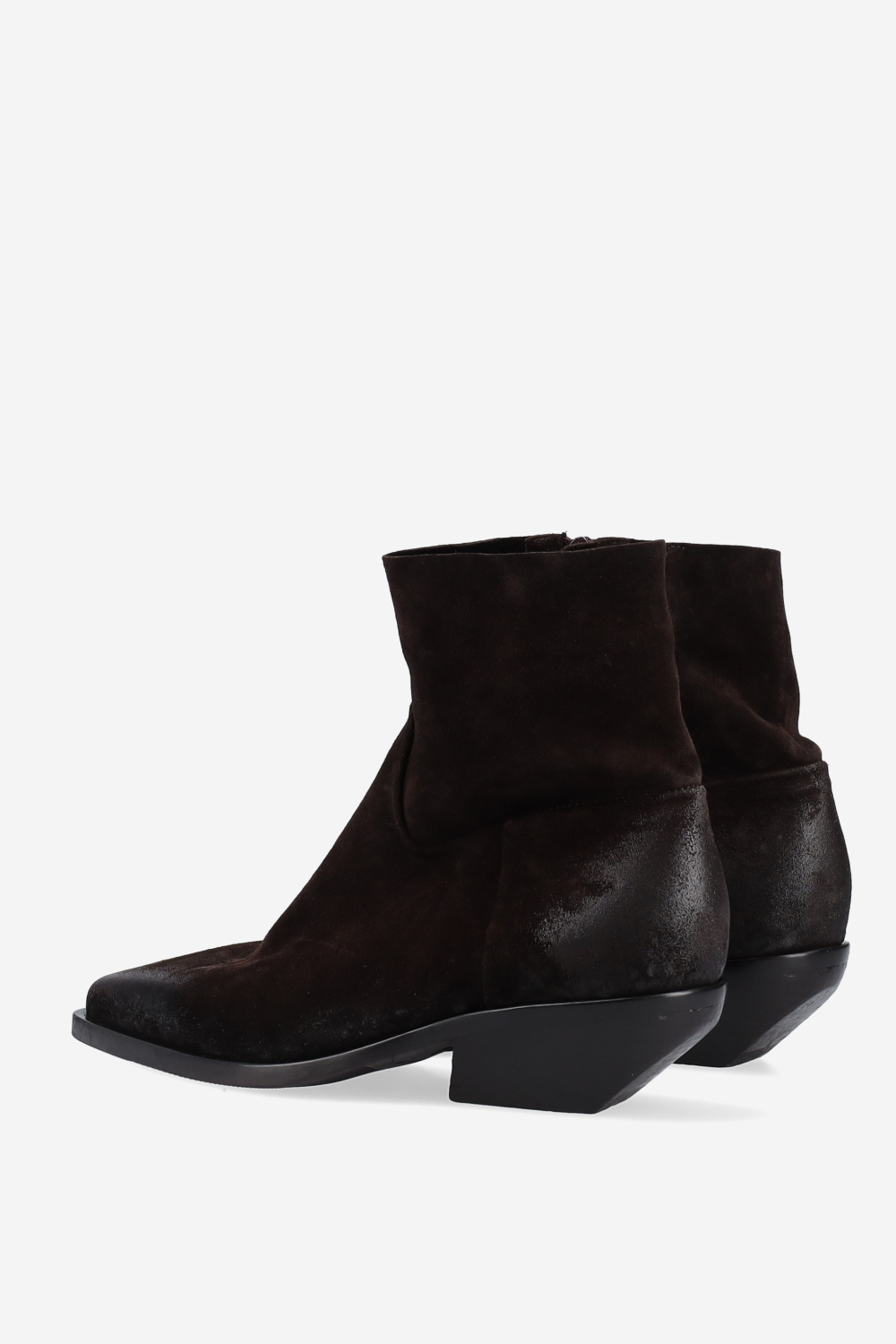 Pointed-toe suede ankle boots