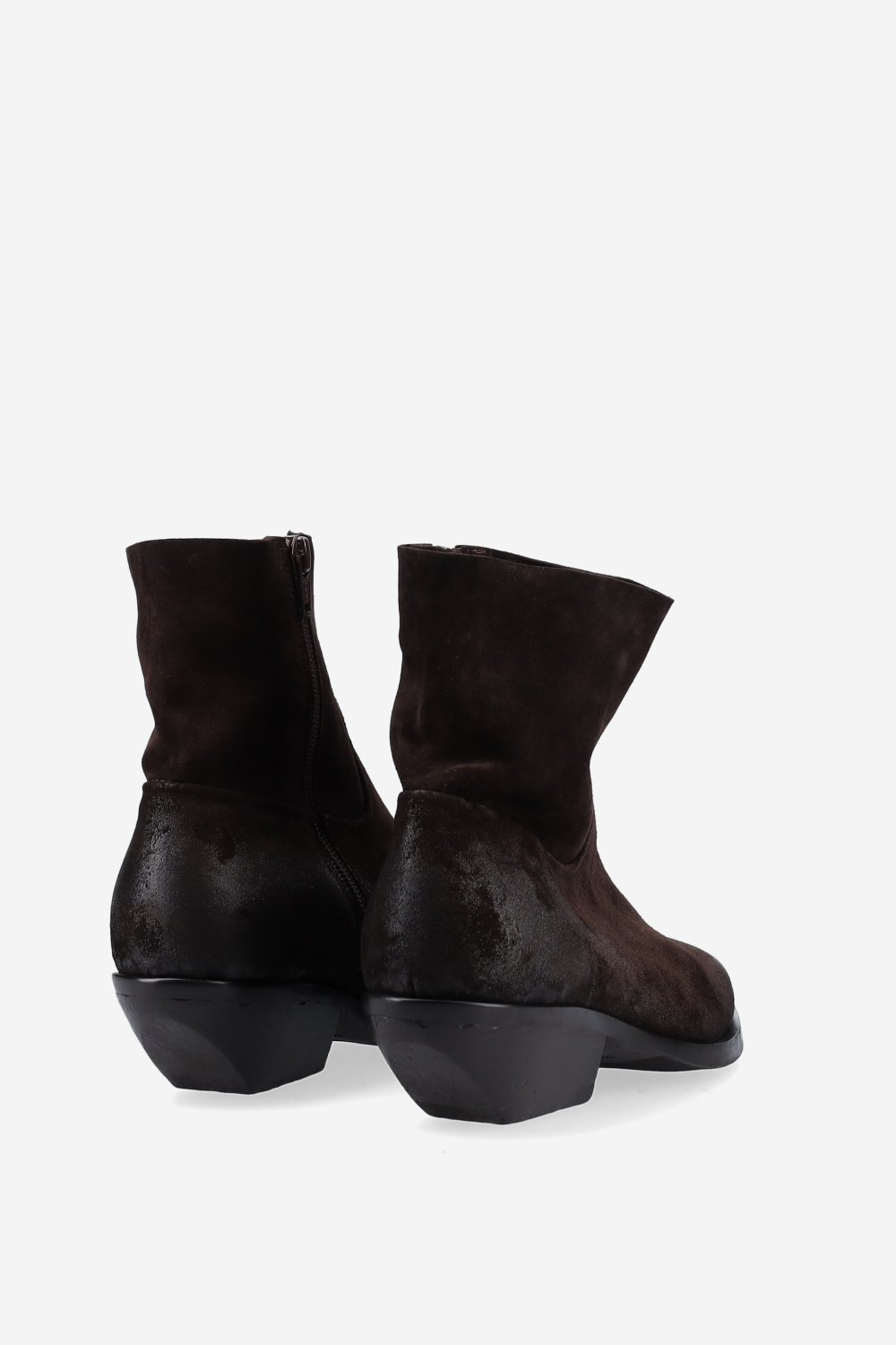 Pointed-toe suede ankle boots