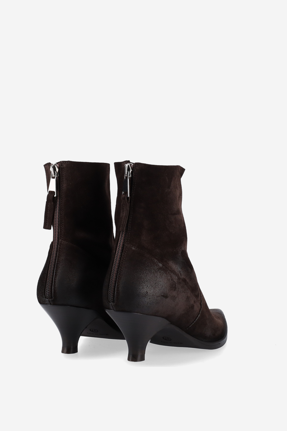 Pointed-toe suede ankle boots