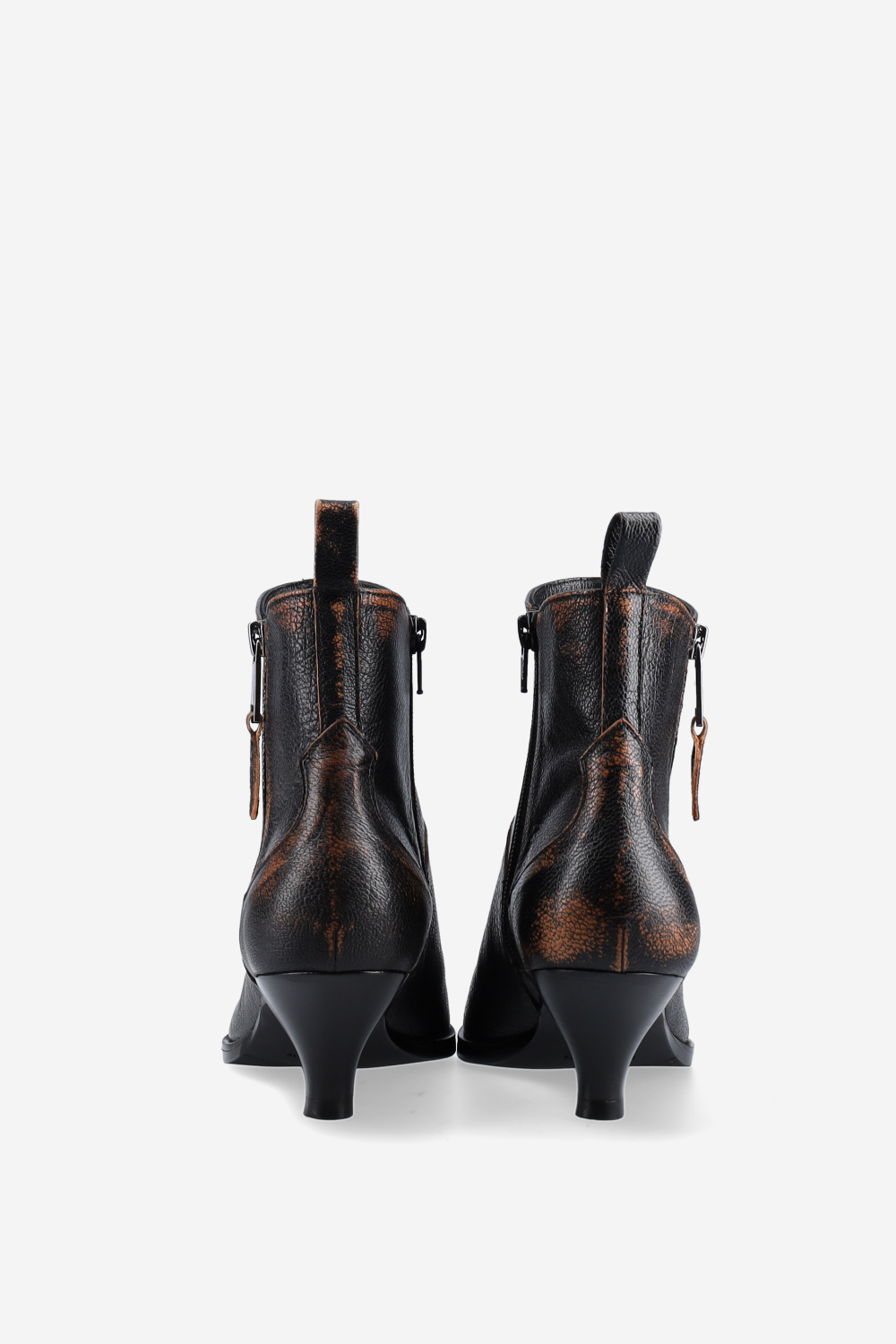 Vintage pointed-toe leather boots
