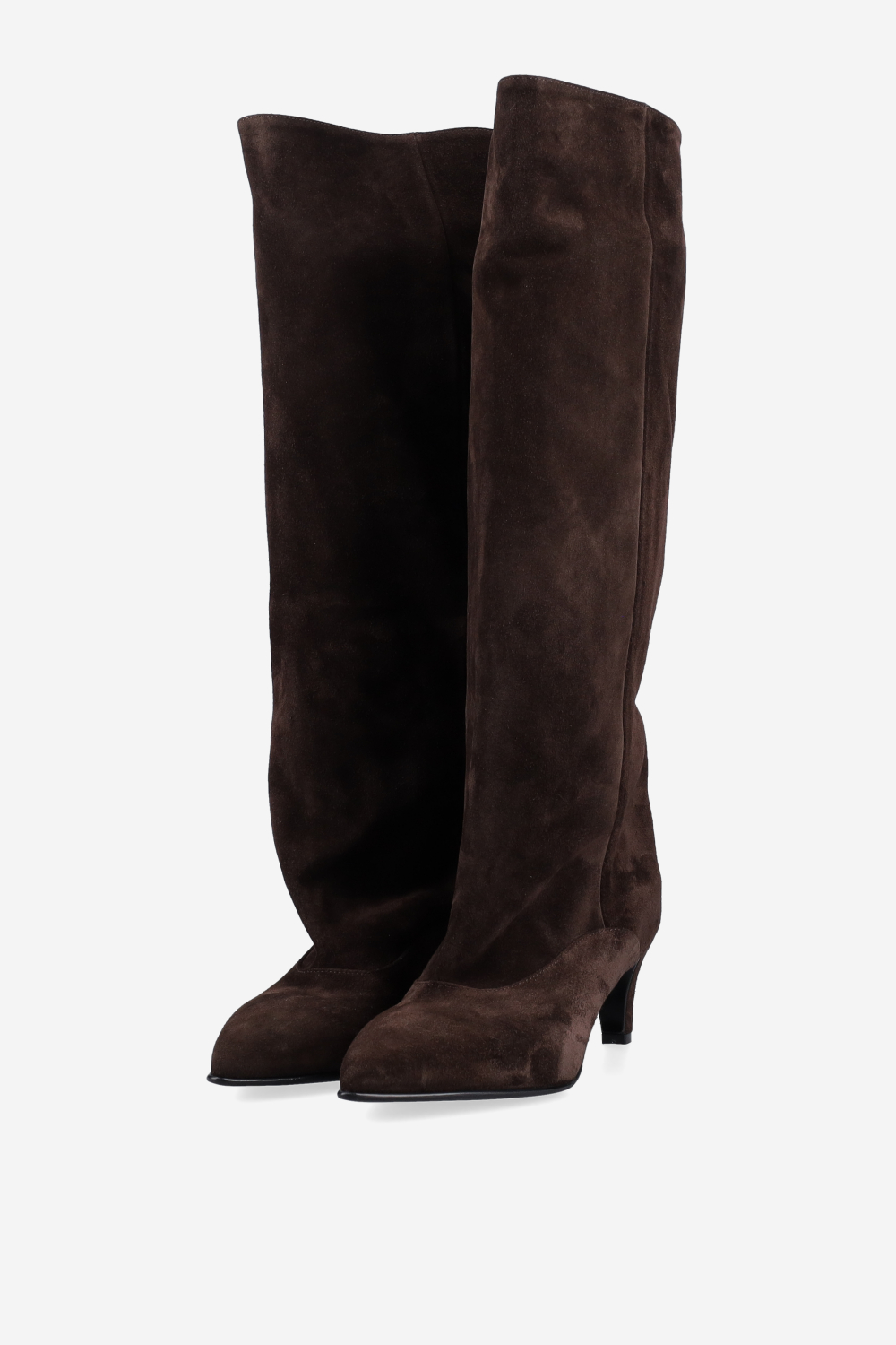 Pointed-toe suede boots