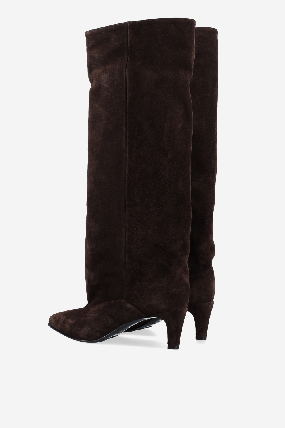 Pointed-toe suede boots