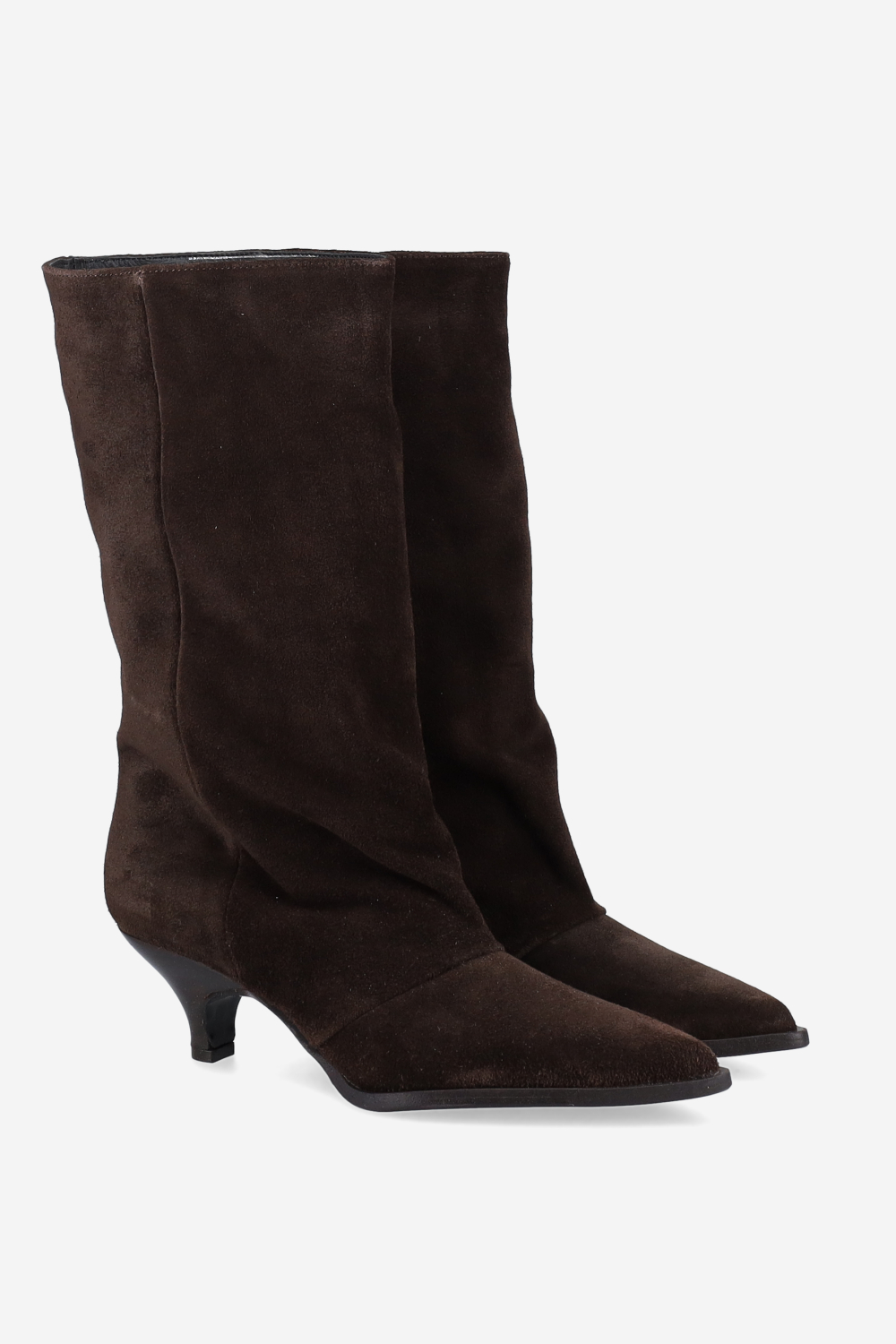 Pointed-toe suede boots
