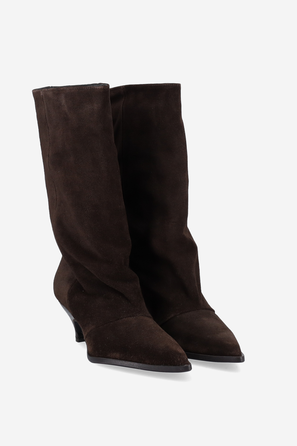 Pointed-toe suede boots