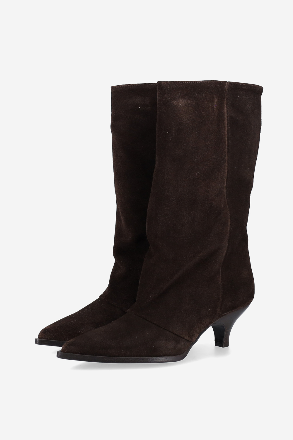 Pointed-toe suede boots