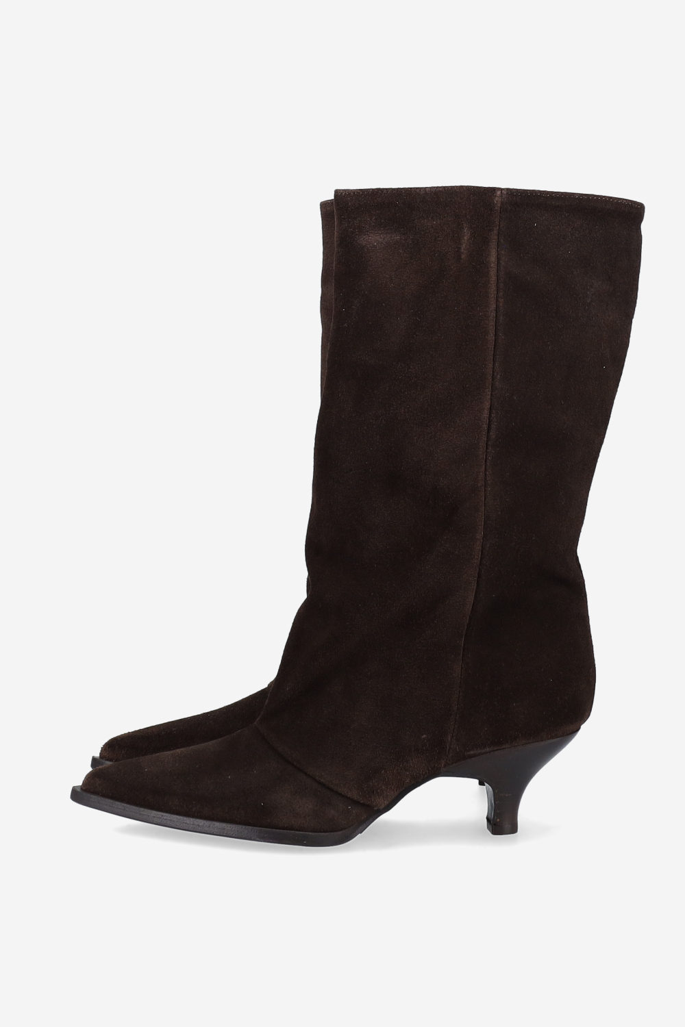 Pointed-toe suede boots