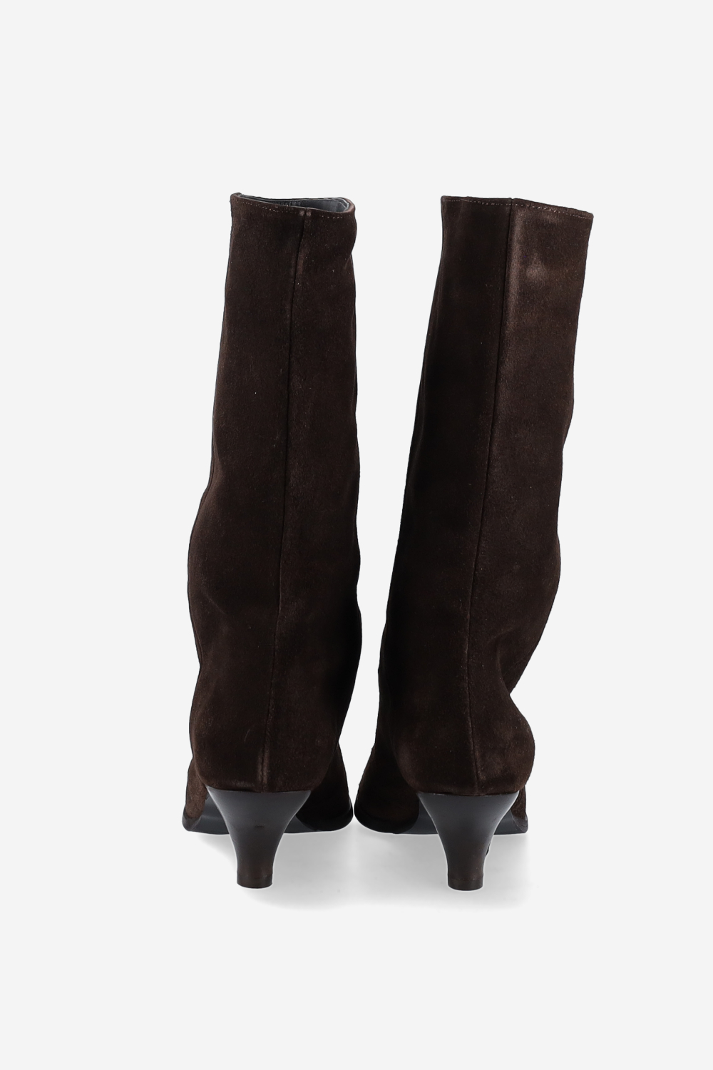 Pointed-toe suede boots