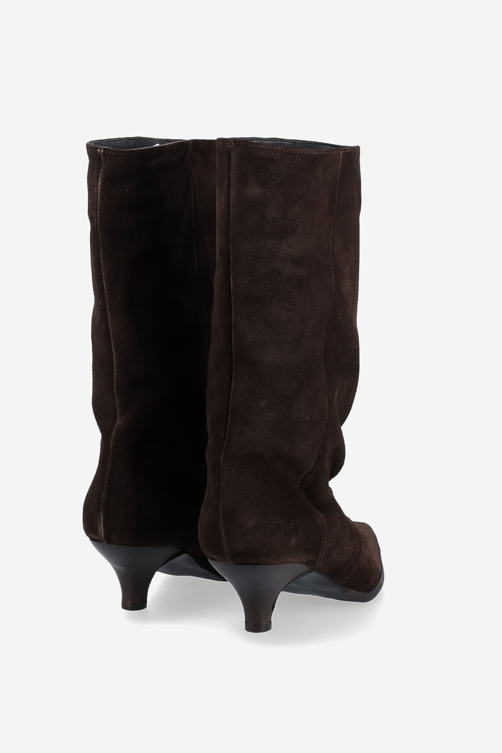 Pointed-toe suede boots