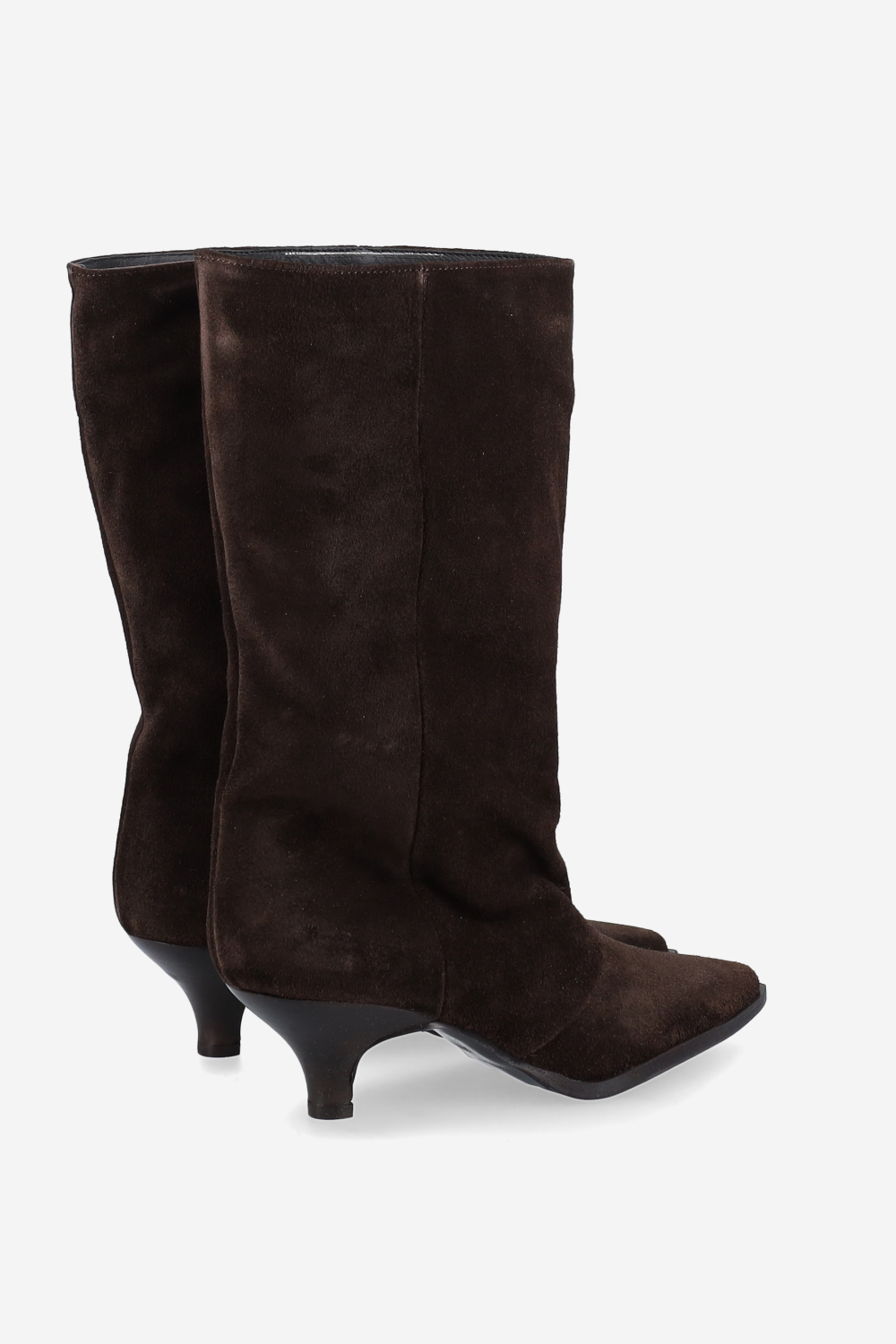 Pointed-toe suede boots