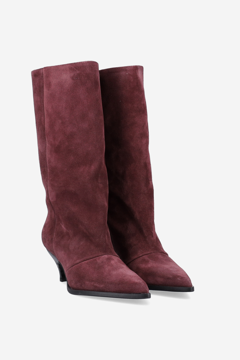 Pointed-toe suede boots