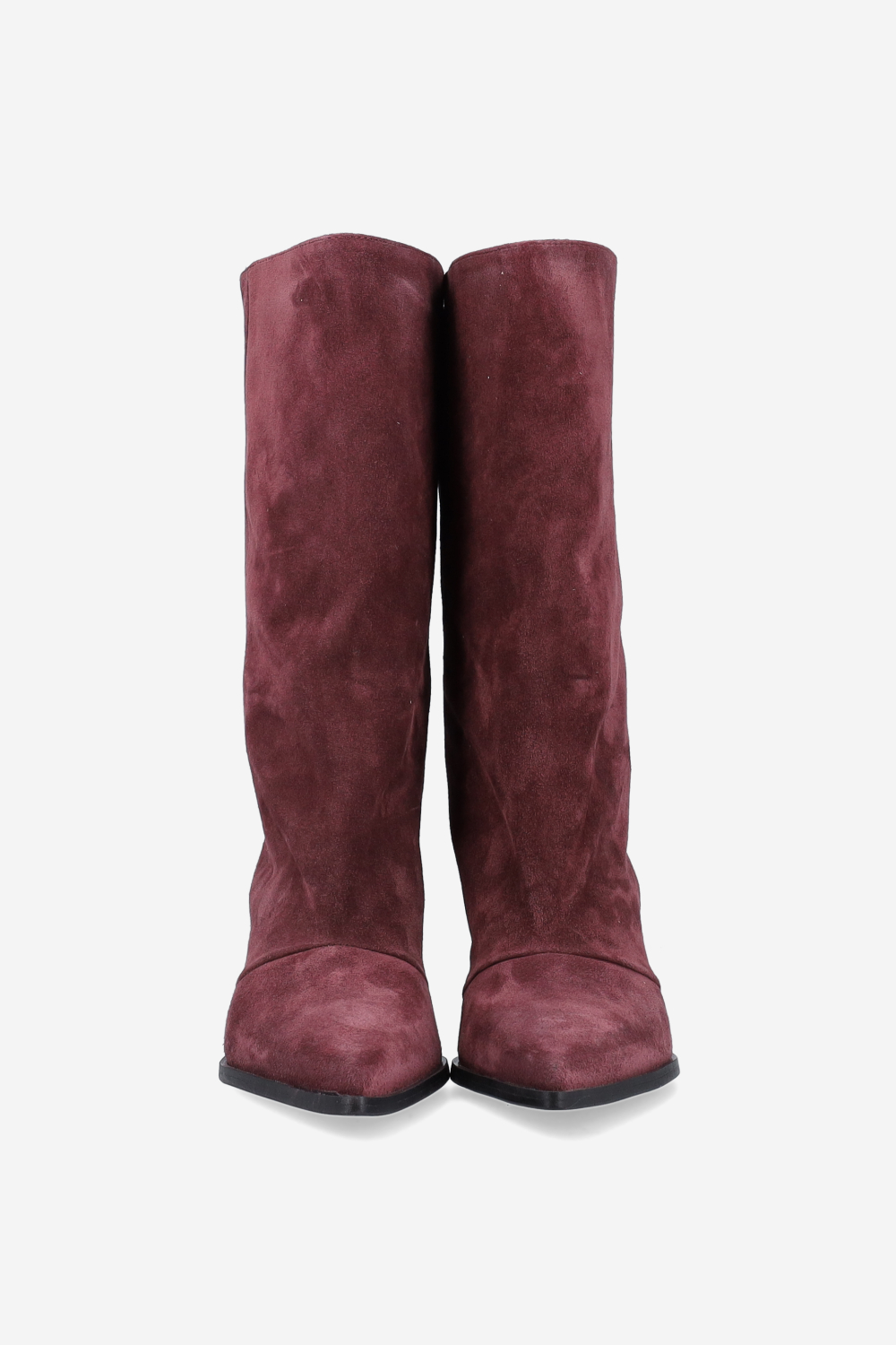 Pointed-toe suede boots