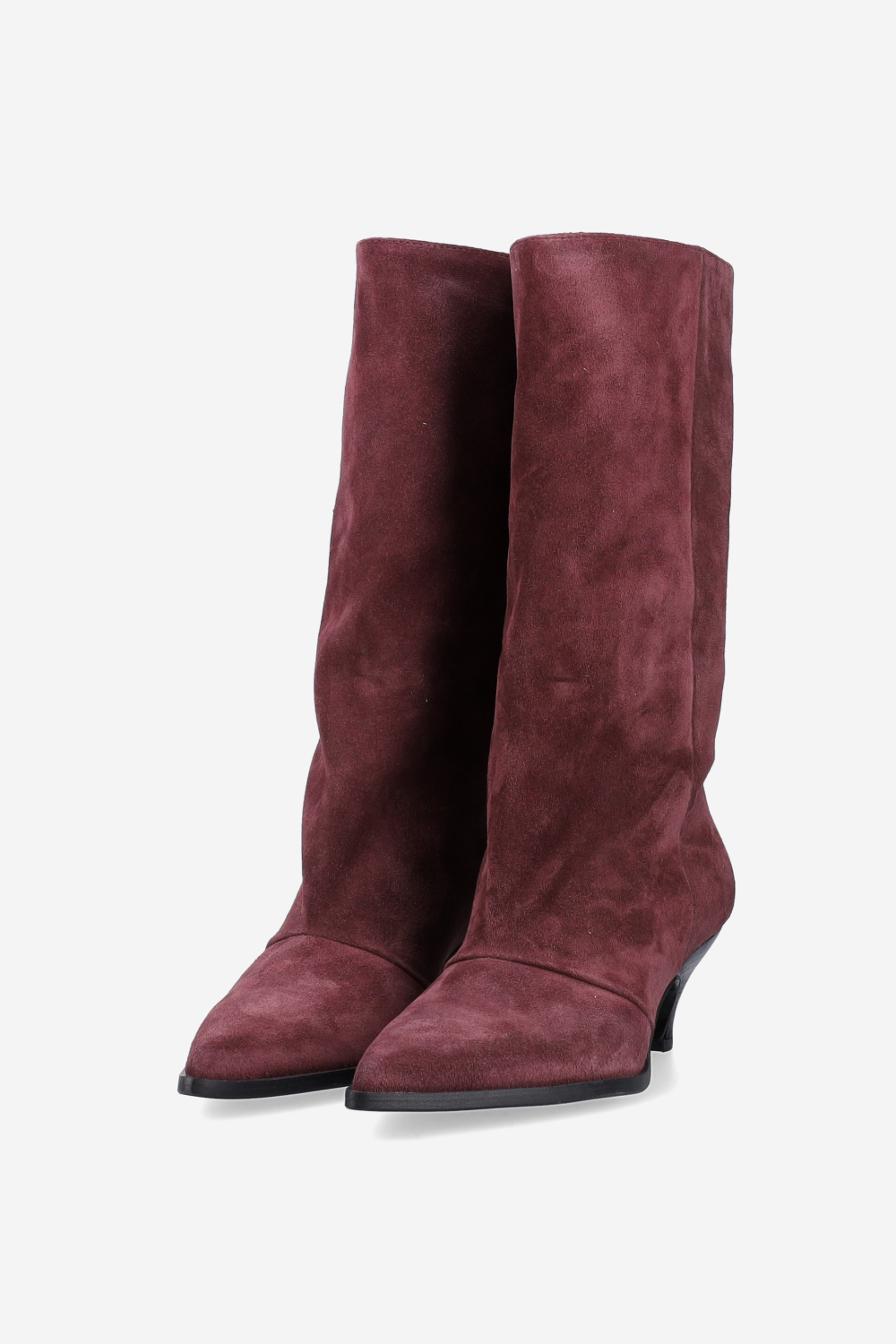 Pointed-toe suede boots