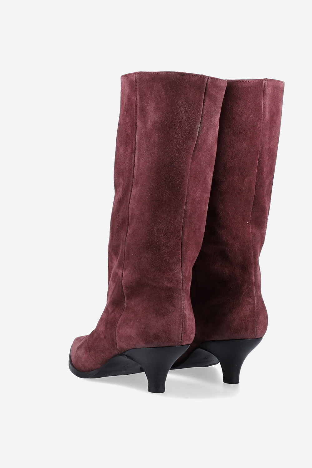 Pointed-toe suede boots