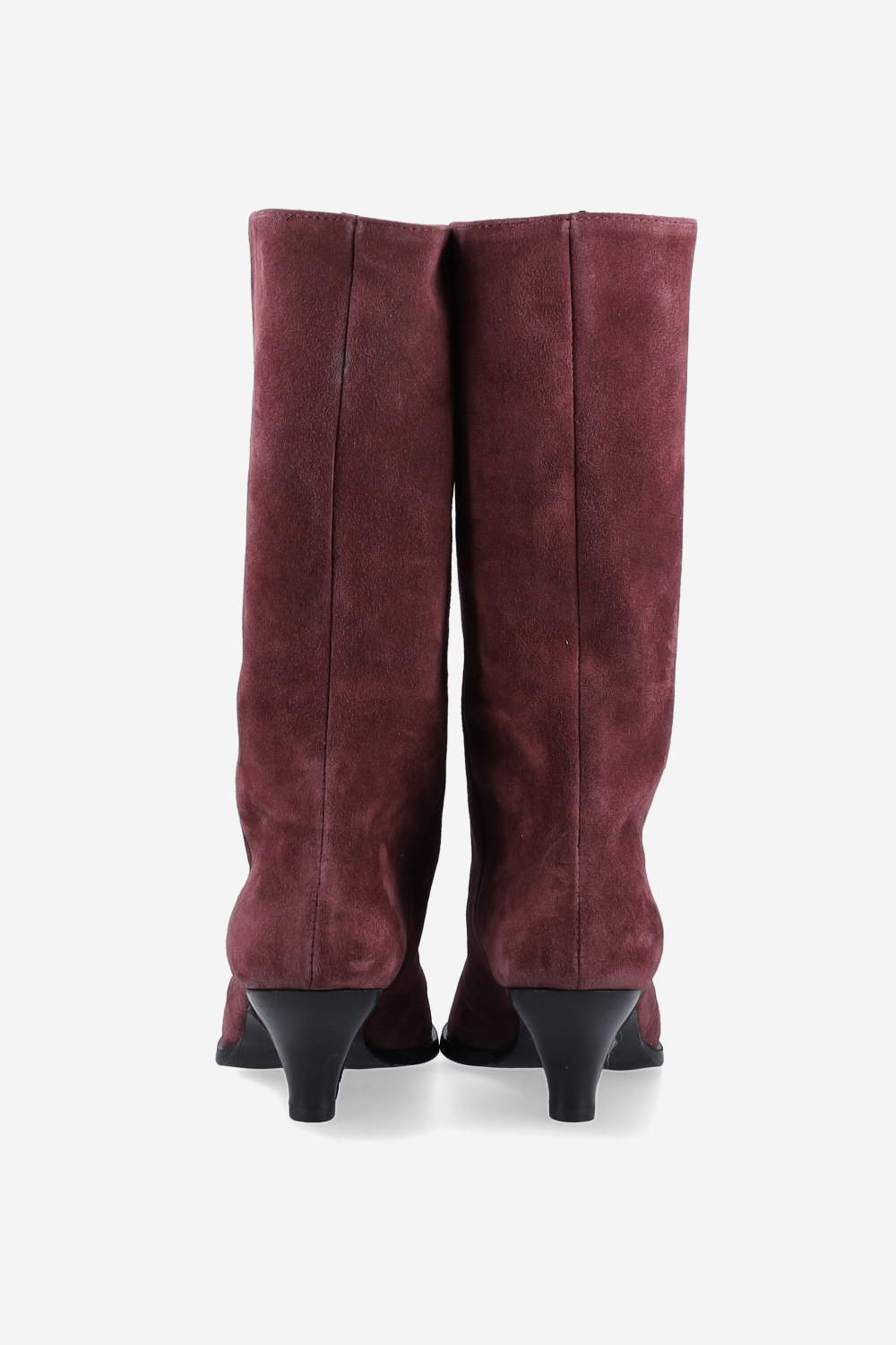 Pointed-toe suede boots