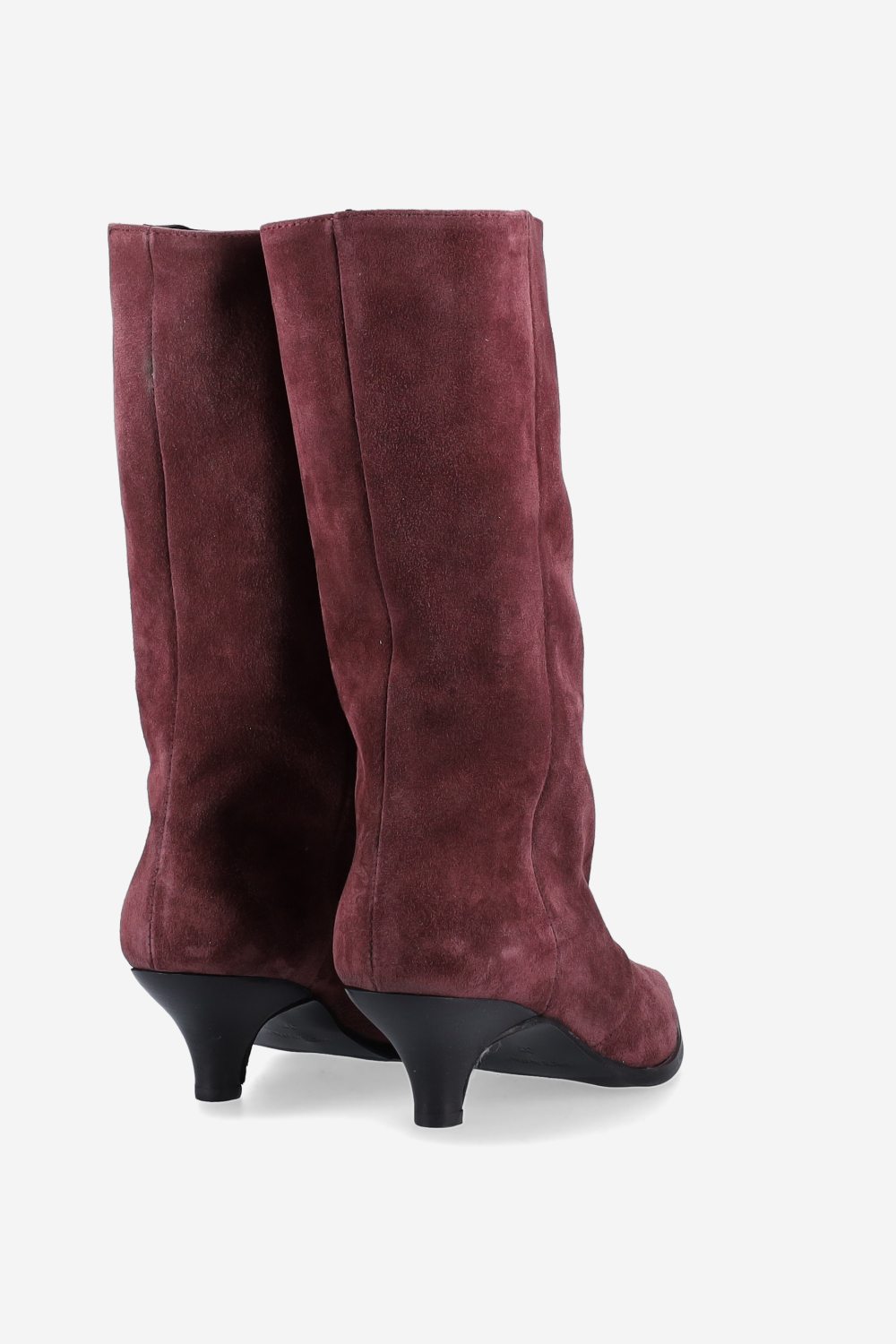 Pointed-toe suede boots