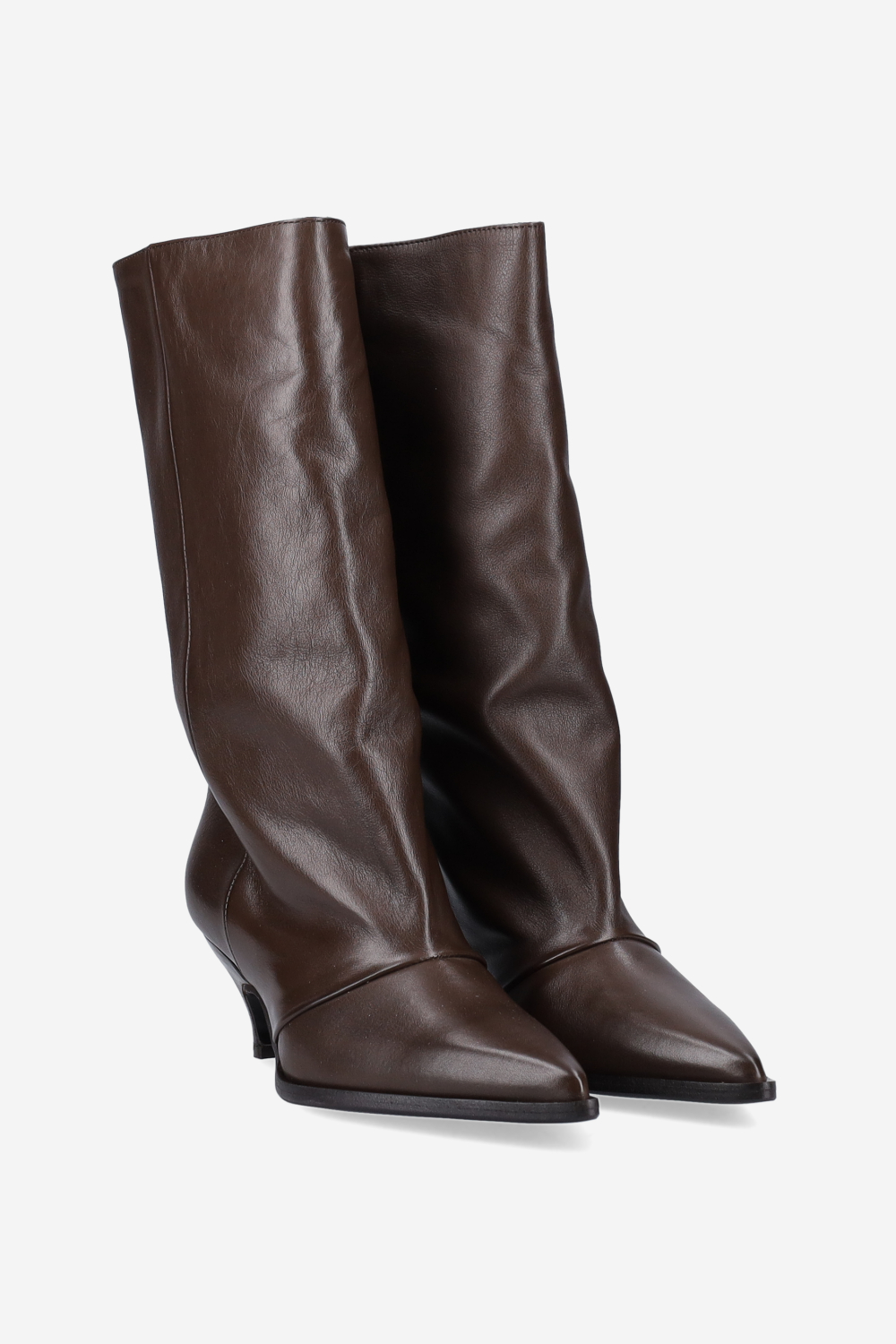 Pointed-toe leather boots