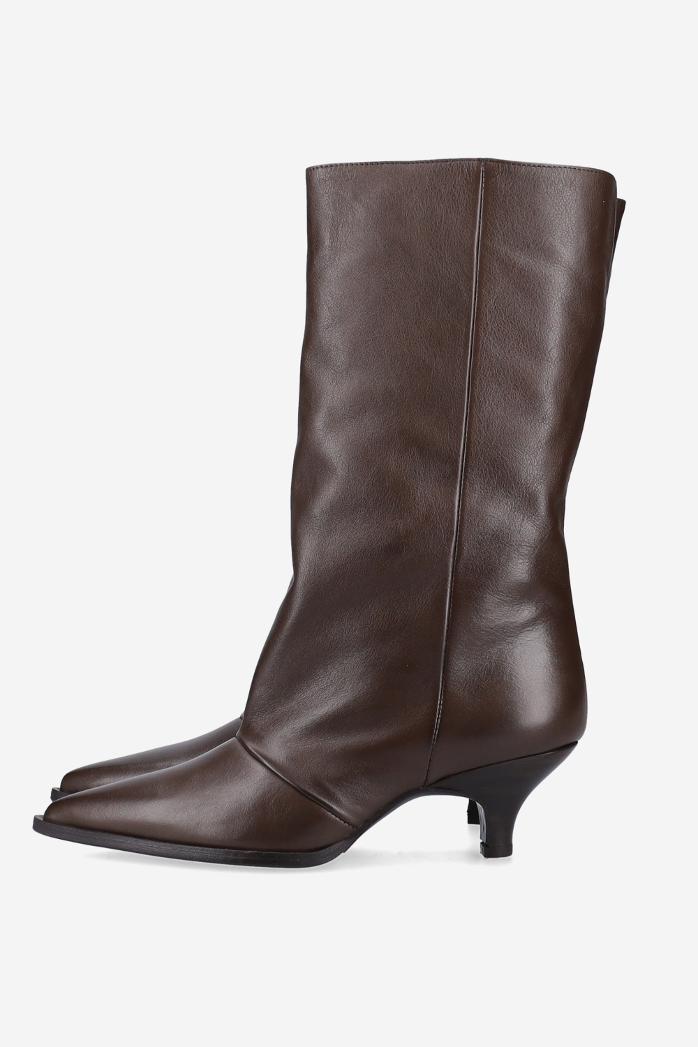 Pointed-toe leather boots