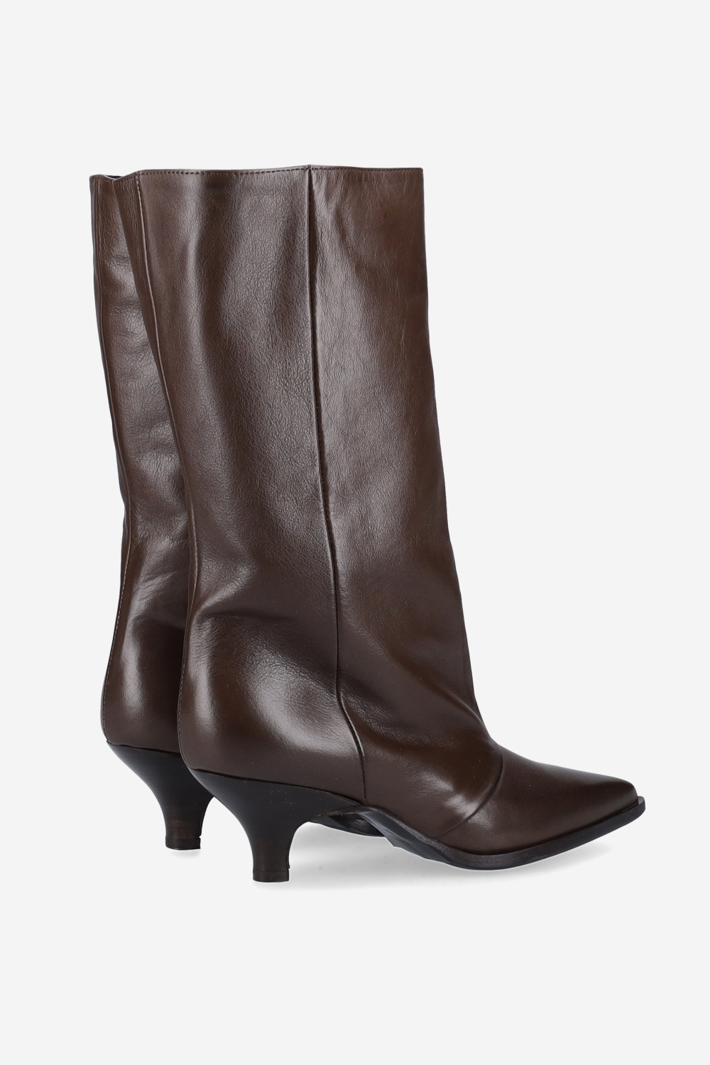 Pointed-toe leather boots