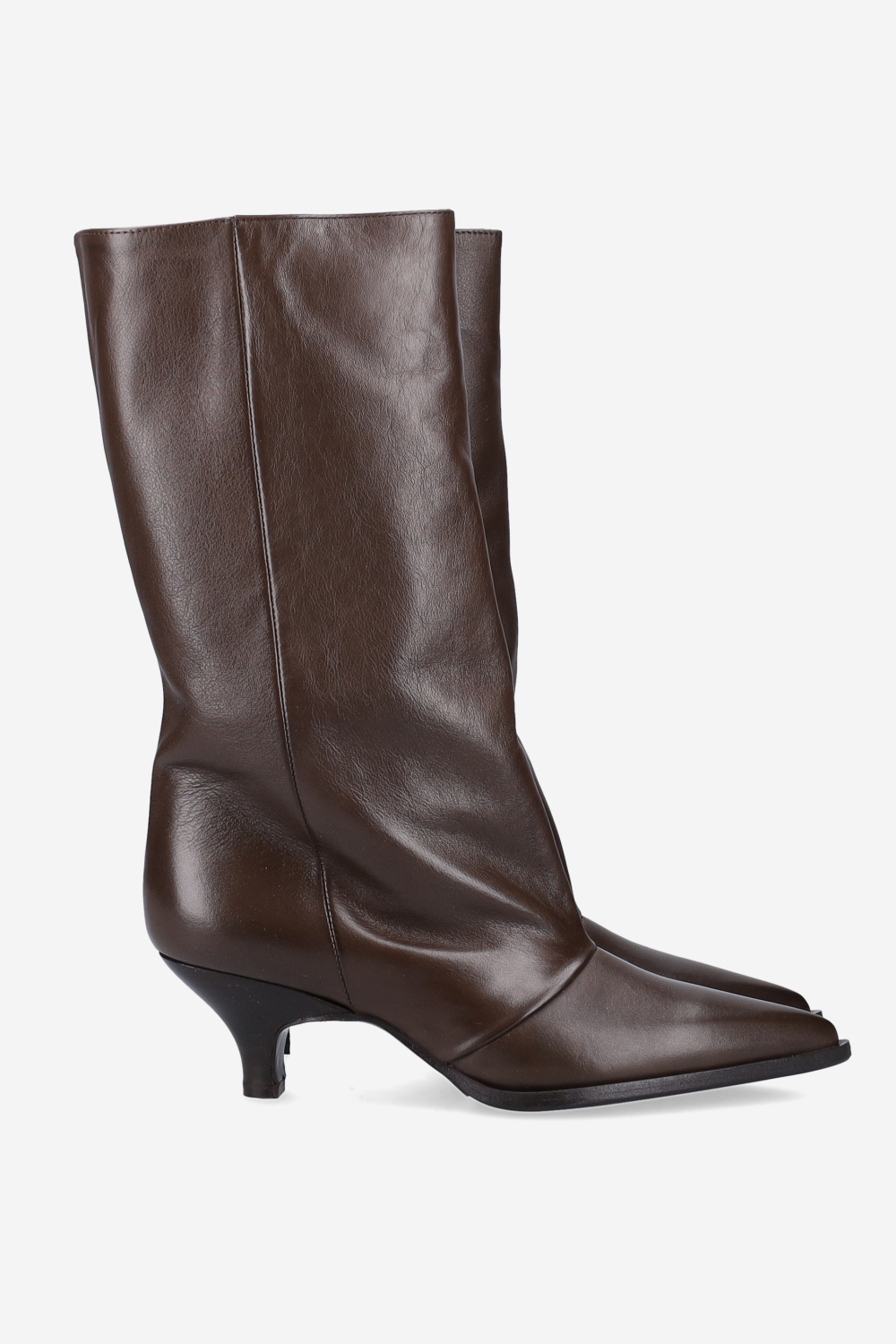 Pointed-toe leather boots
