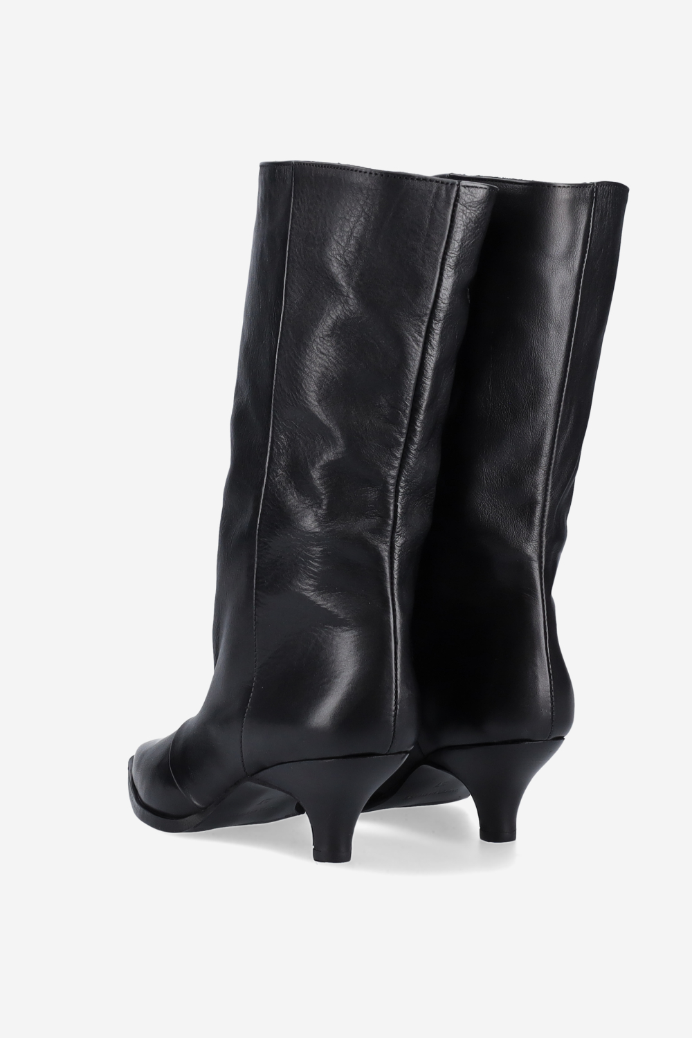Pointed-toe leather boots