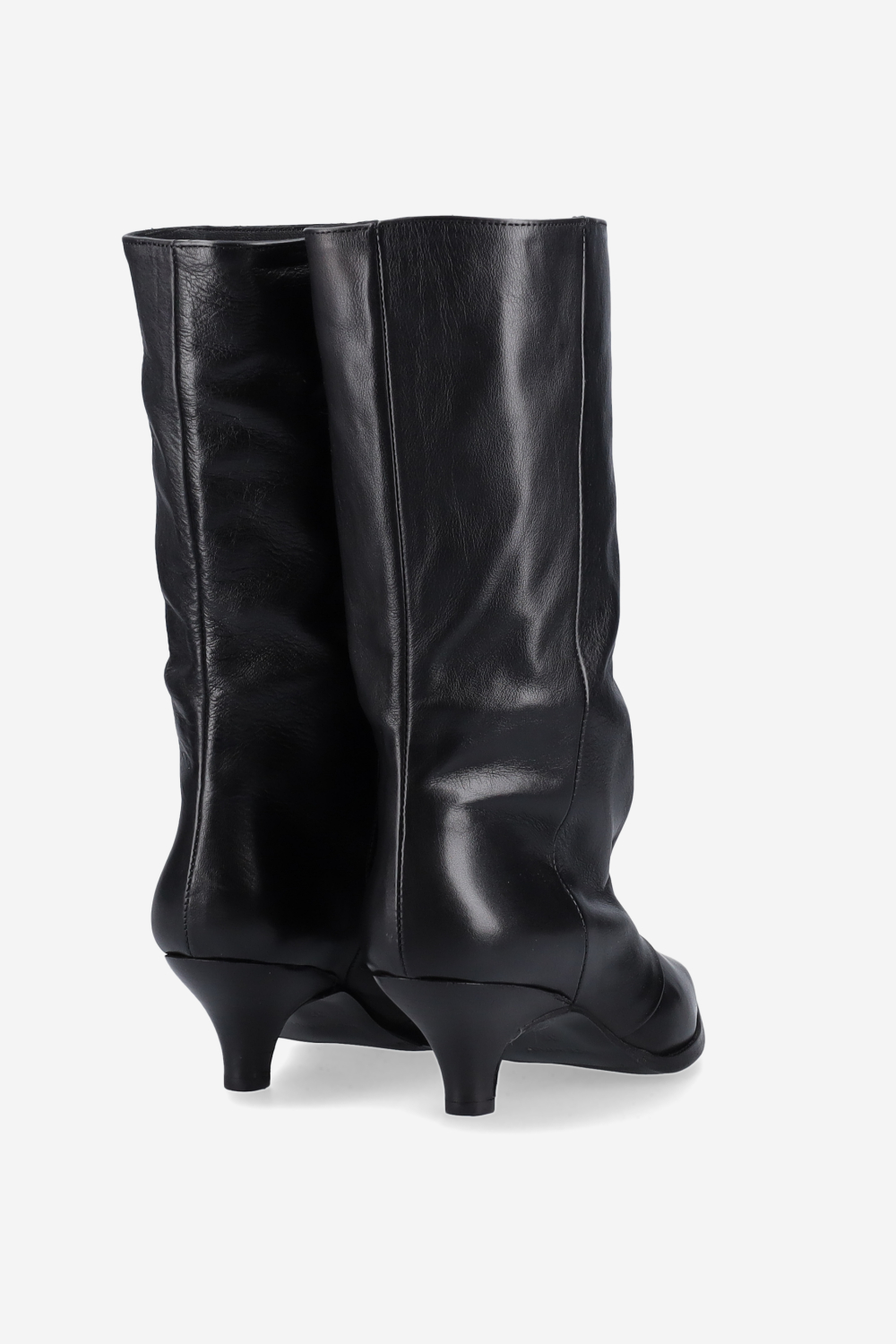 Pointed-toe leather boots