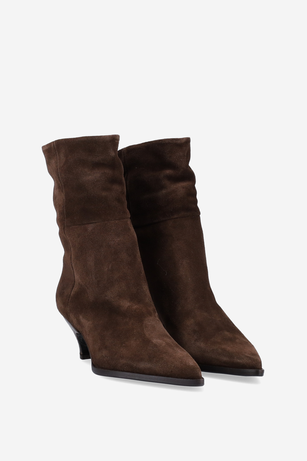 Pointed-toe suede ankle boots