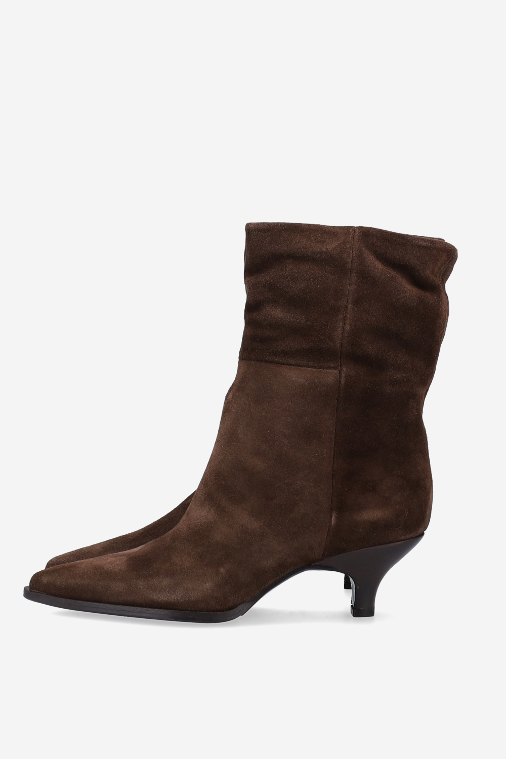 Pointed-toe suede ankle boots