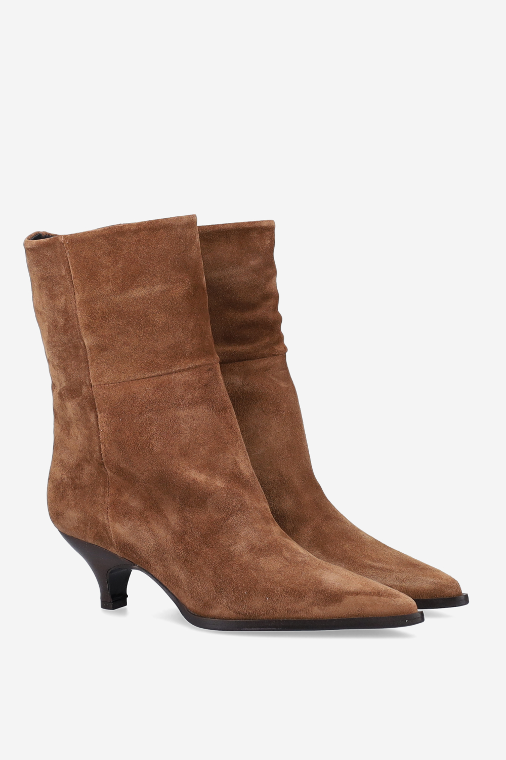 Pointed-toe suede ankle boots