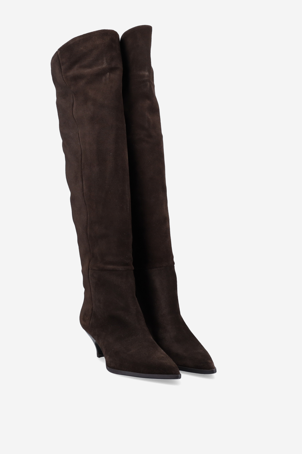 Pointed-toe suede boots