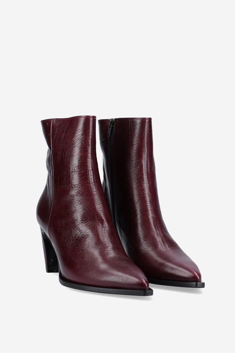 Zipped leather ankle boots