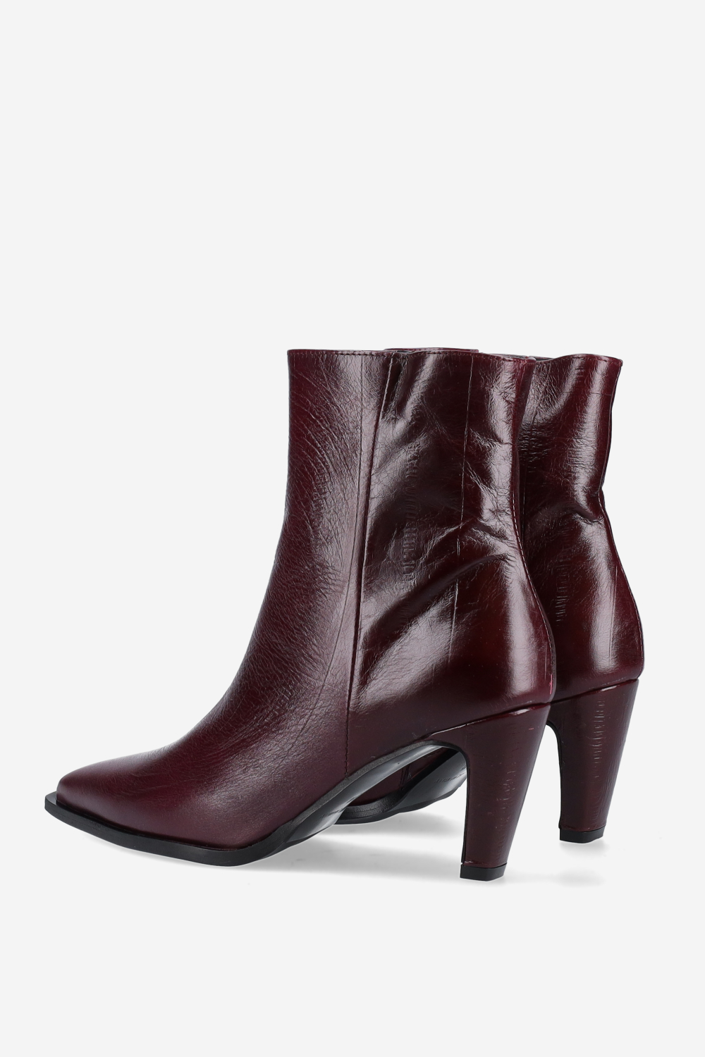 Zipped leather ankle boots
