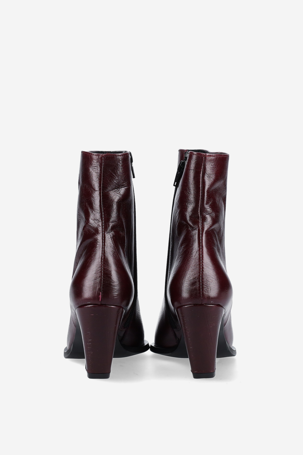 Zipped leather ankle boots