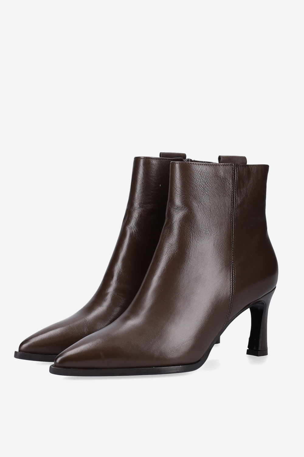 Zipped leather ankle boots