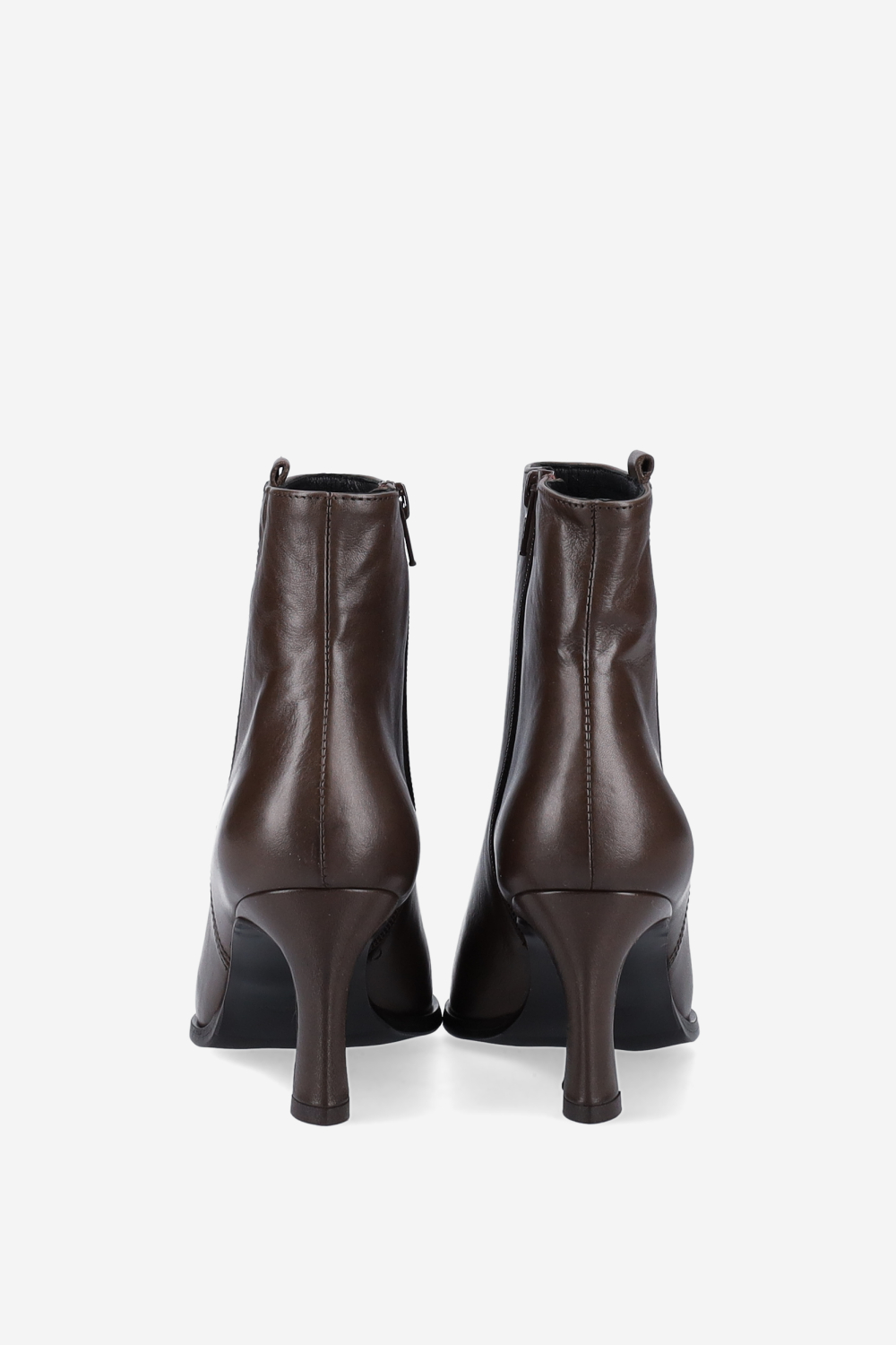 Zipped leather ankle boots