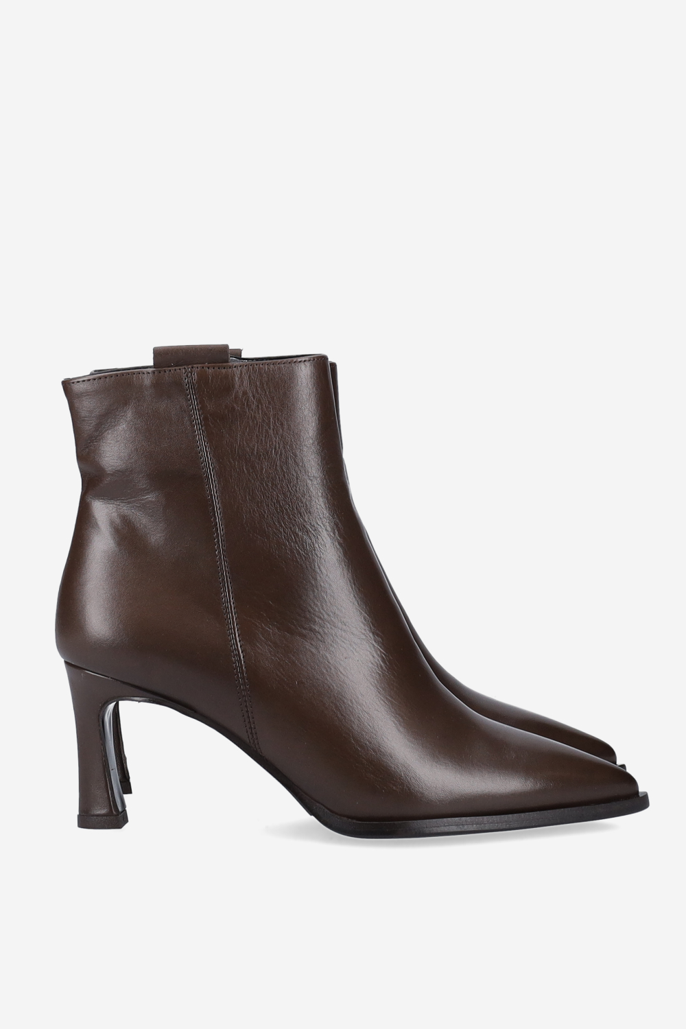 Zipped leather ankle boots