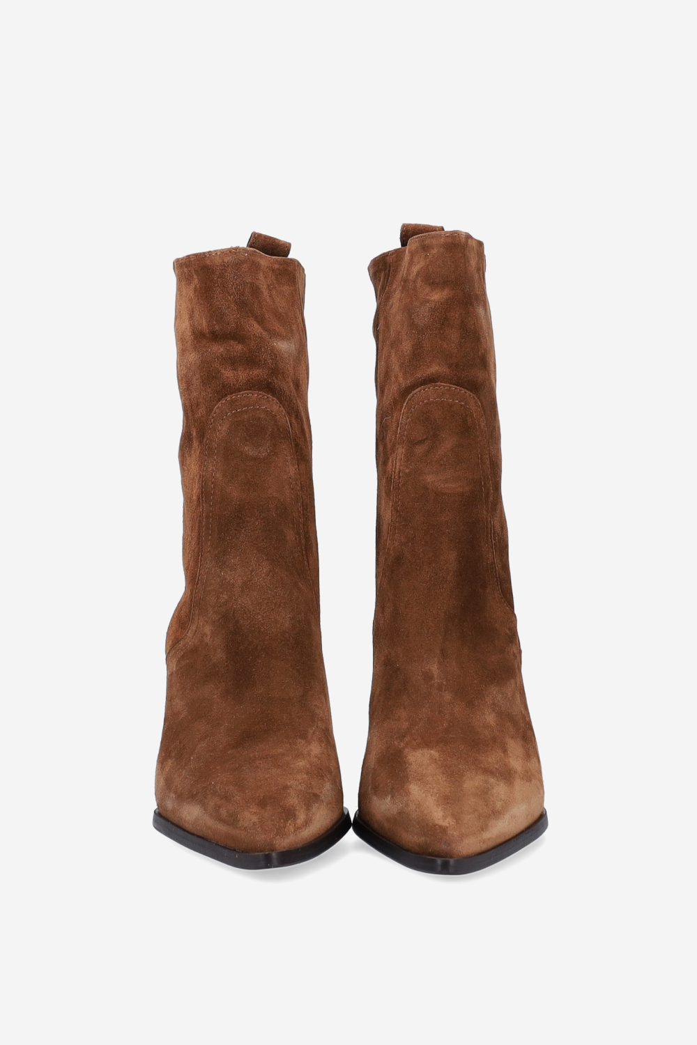 Pointed-toe suede boots