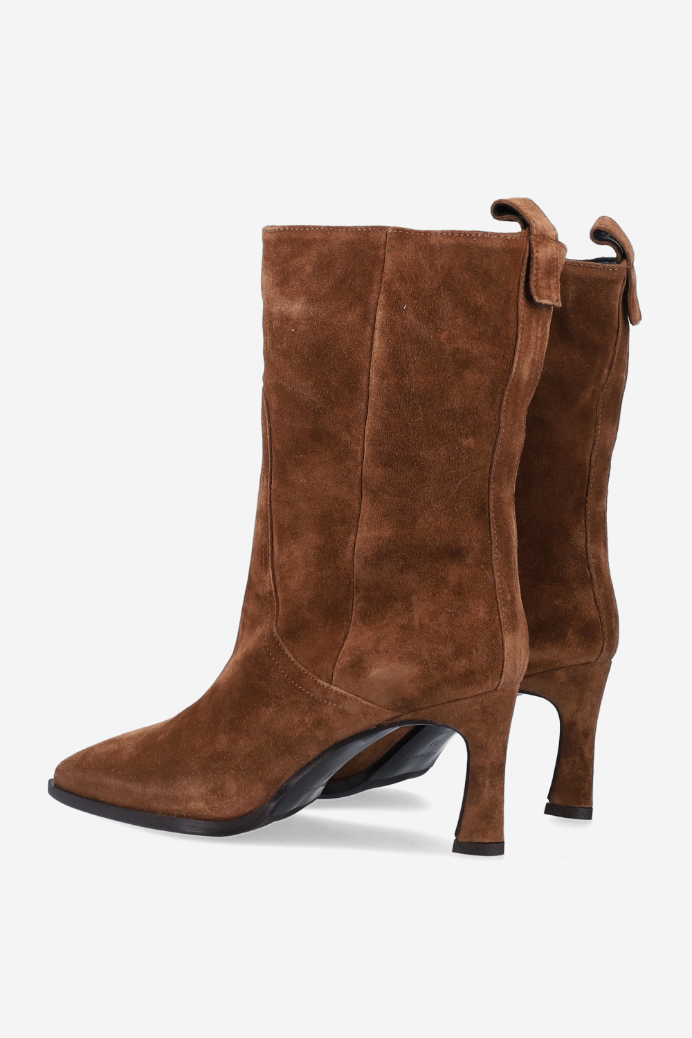 Pointed-toe suede boots