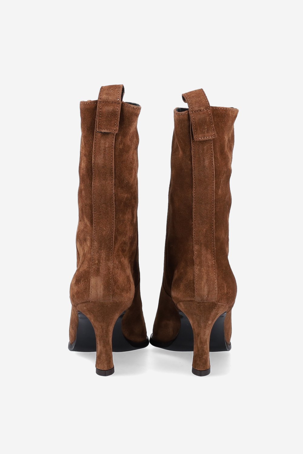 Pointed-toe suede boots