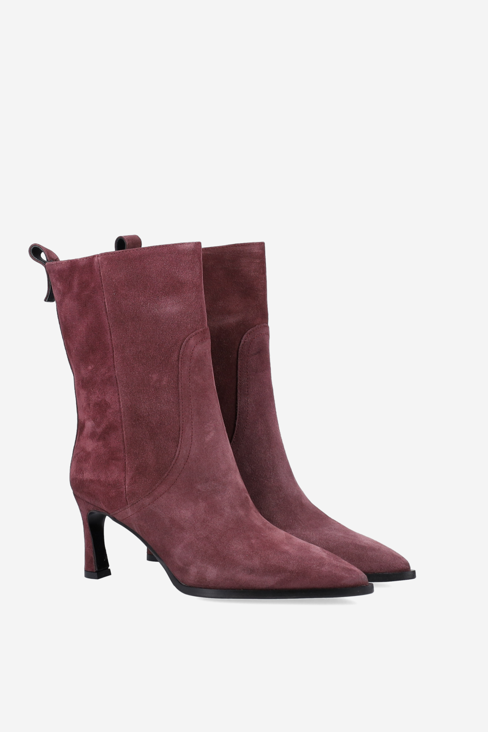 Pointed-toe suede boots