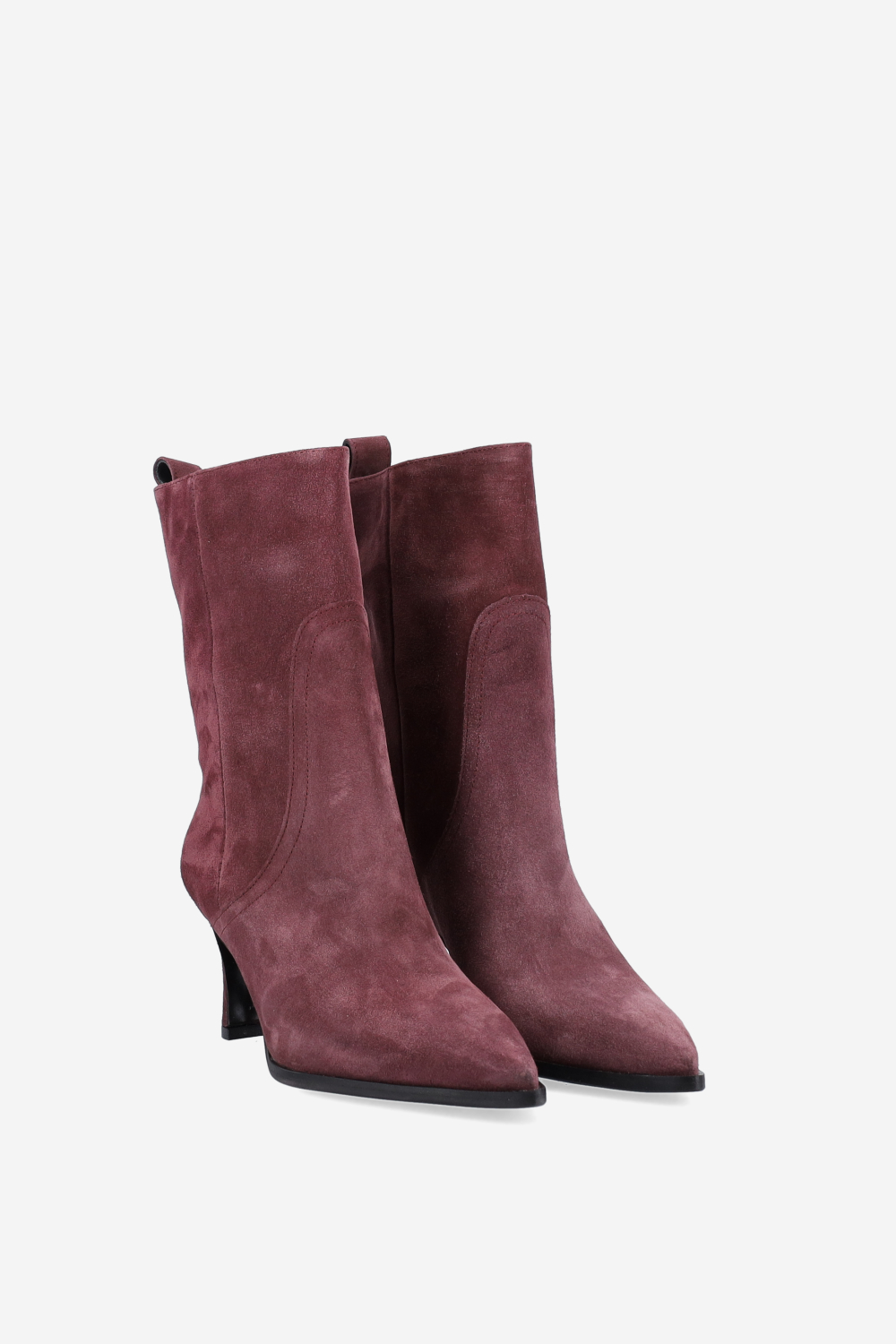 Pointed-toe suede boots