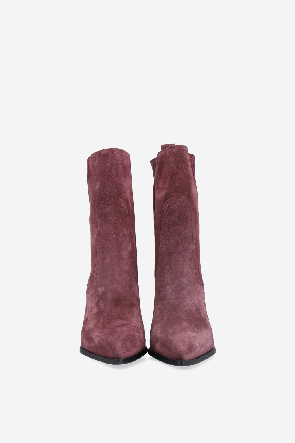 Pointed-toe suede boots