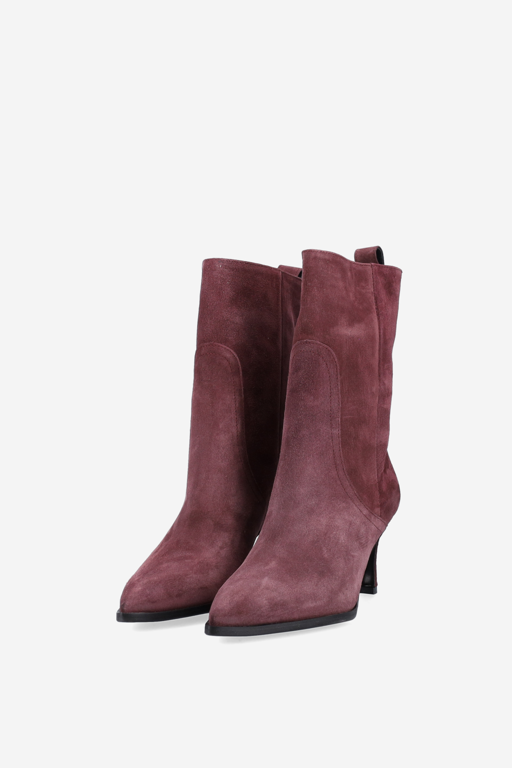 Pointed-toe suede boots