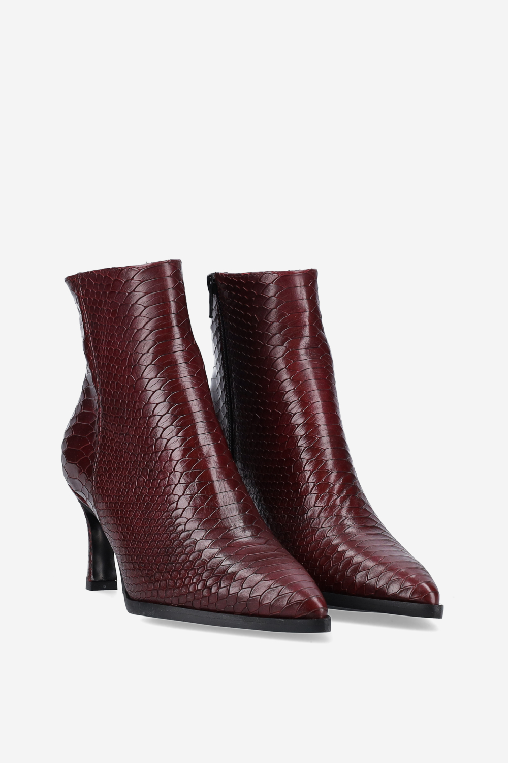 Zipped leather ankle boots