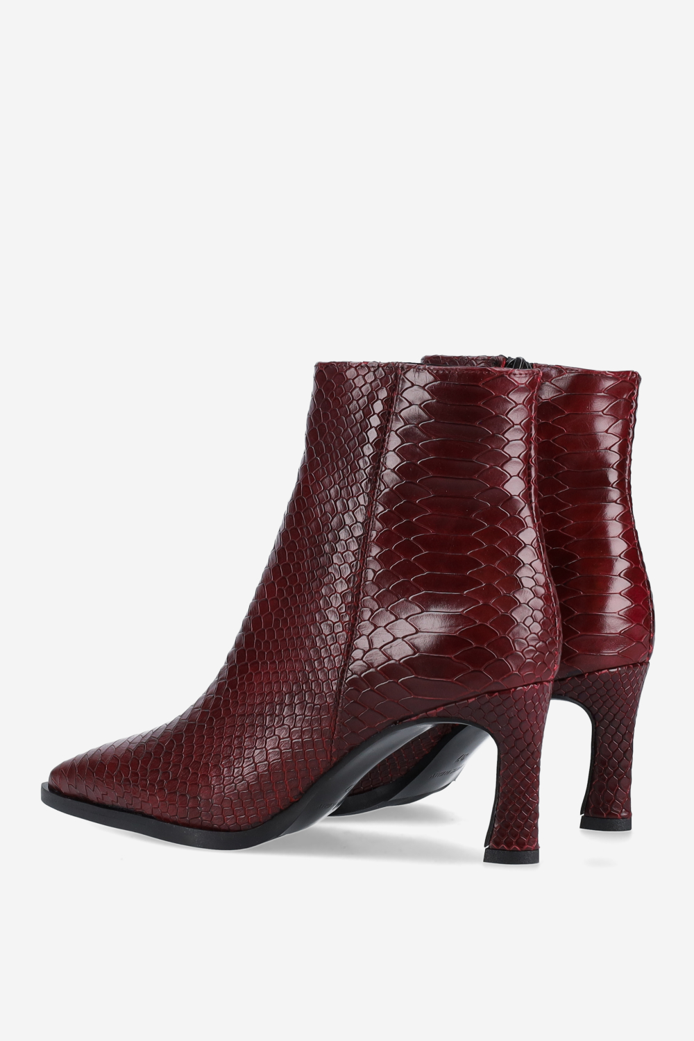 Zipped leather ankle boots