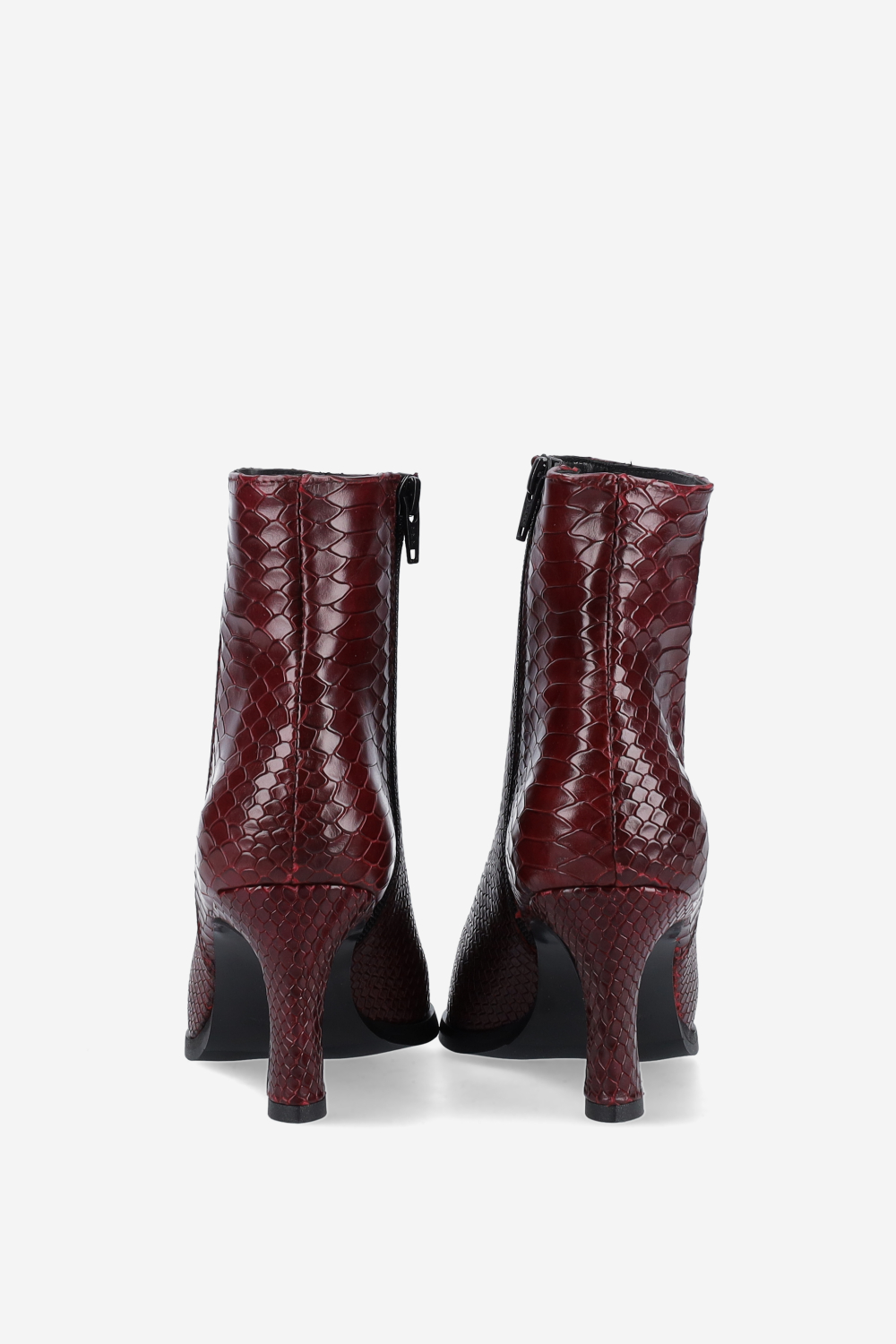 Zipped leather ankle boots