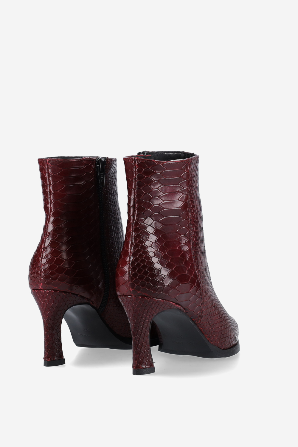 Zipped leather ankle boots